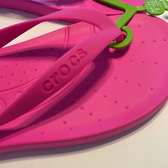 Crocs Pink Flip Flops size 10 women’s New - Picture 2 of 5
